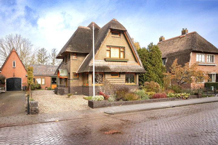 Amsterdamse School  & Zo