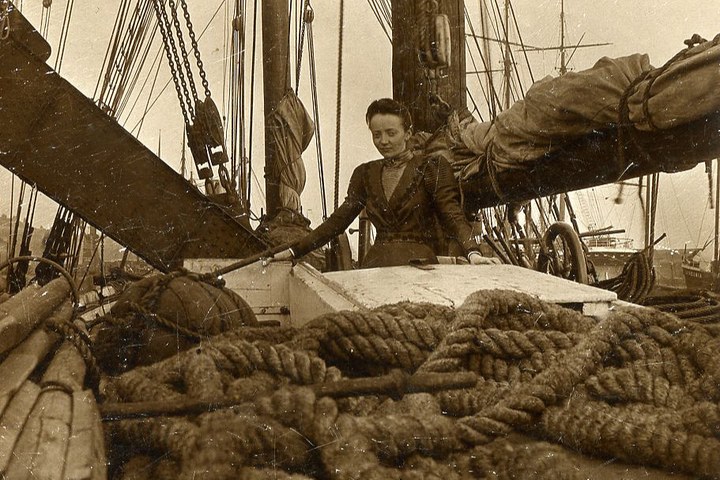 Voortvarende Vrouwen in de veenkoloniale zeevaart